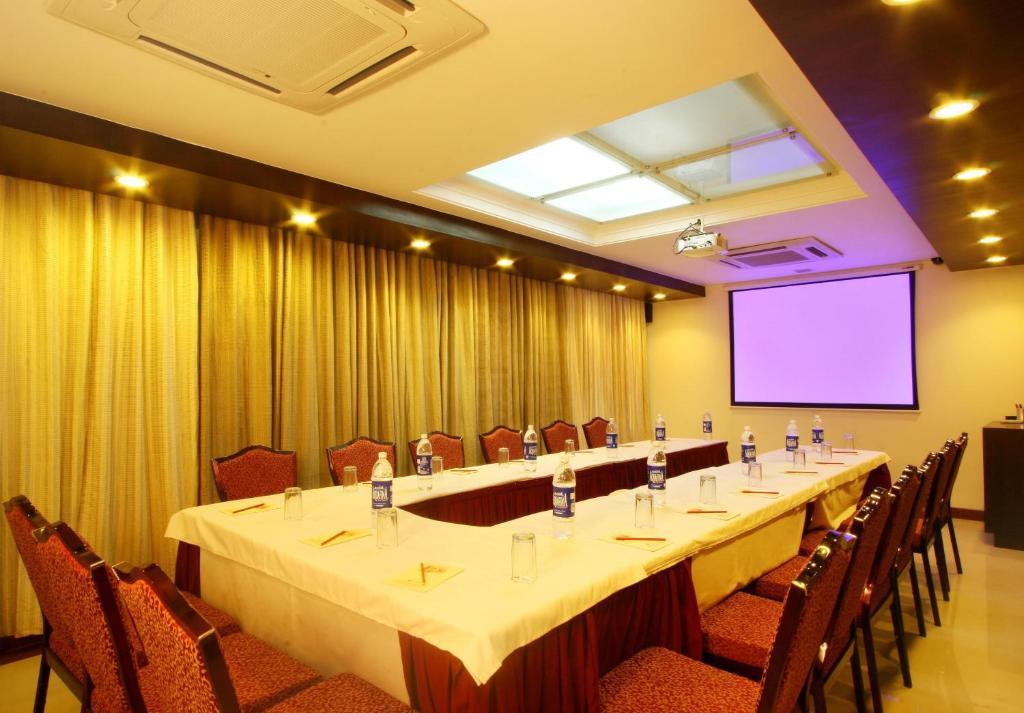 Ambience Executive Hotel Pimpri-Chinchwad Negocio foto