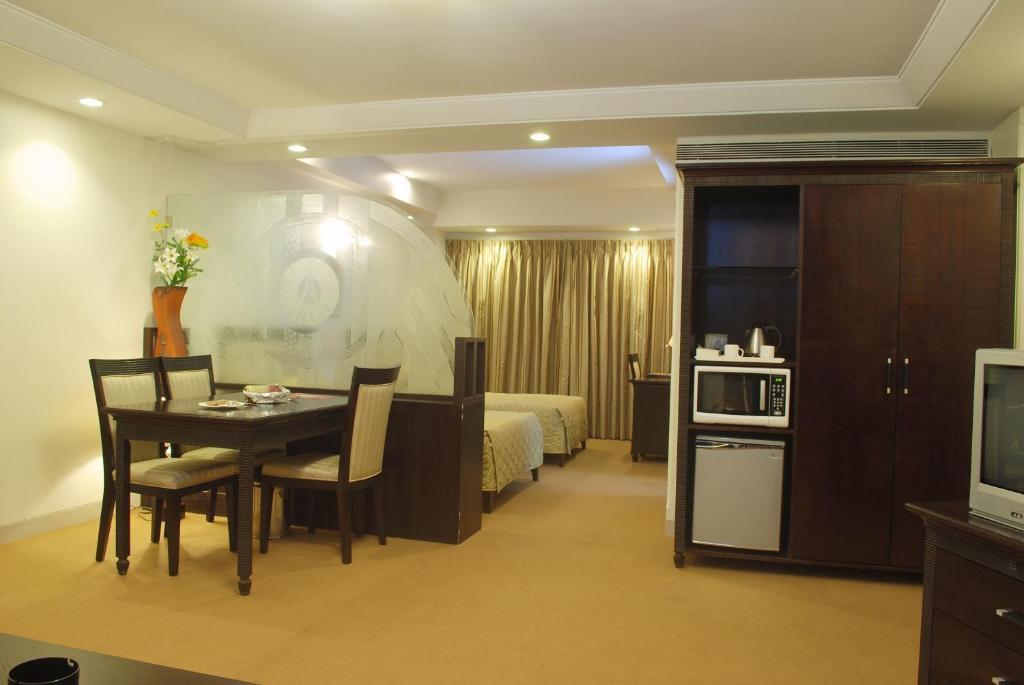 Ambience Executive Hotel Pimpri-Chinchwad Habitación foto