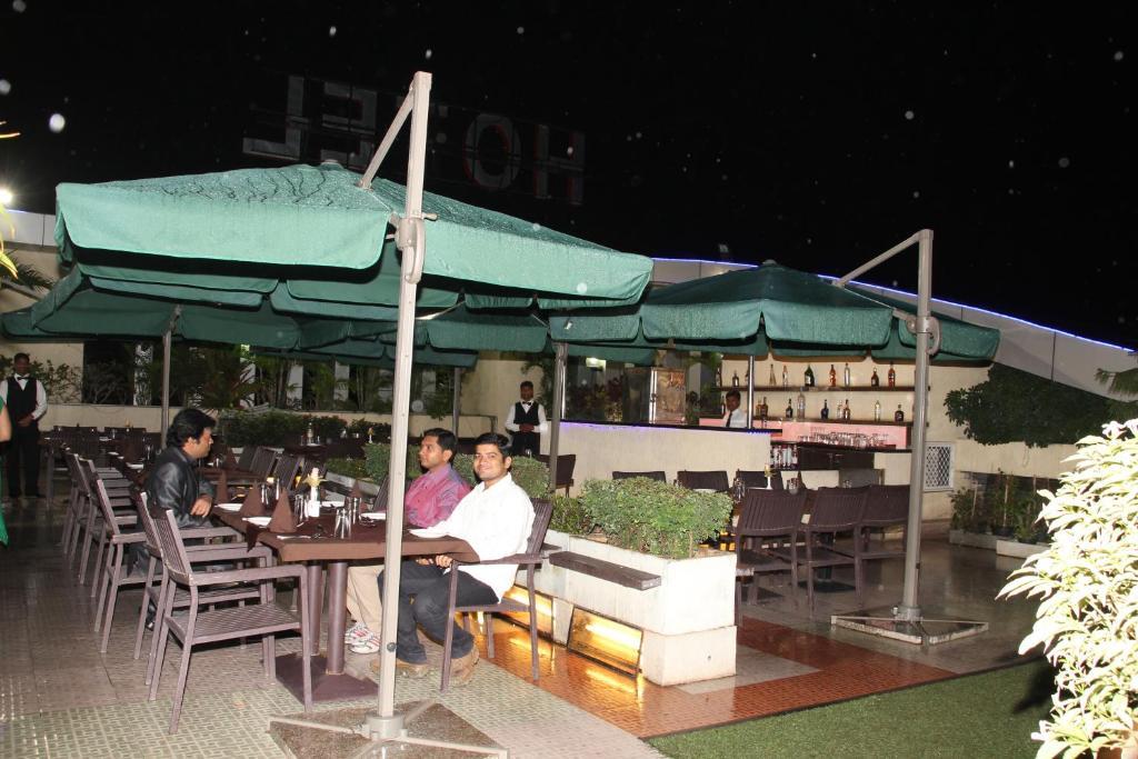Ambience Executive Hotel Pimpri-Chinchwad Restaurante foto